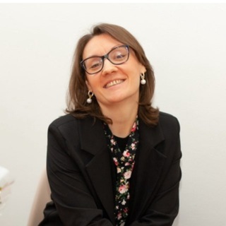 Логотип @mari_media_pr - 🎤PR и медийность с Машей Захаровой