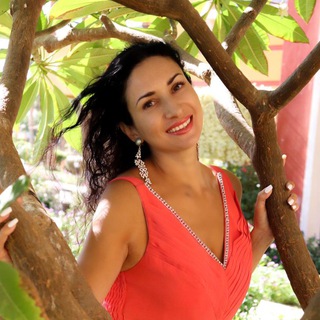 Логотип @mariahurgada - Мария Кассаб🧘🏻‍♀️Йога и жизнь🌿