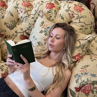 Логотип @mariemiumiu - MIU MIU