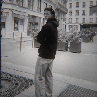 Логотип @martihj - `—疯狂的.