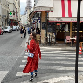 Логотип @mashafromparis - Парижская подруга