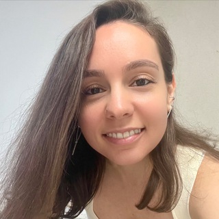 Логотип @mashakhen - Мари • Пространство между