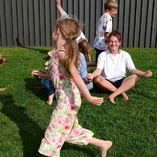 Логотип @materinstvo_v_kayf - Юлия Бахарева | МАТЕРИНСТВО В КАЙФ