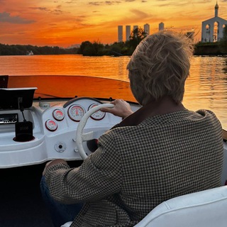 Логотип @mathbotan - Математик в Лондоне