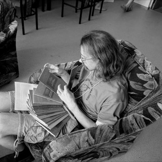 Логотип @mathtabletalks - Математические байки