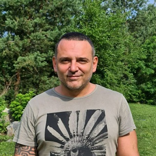 Логотип @maxbuzhanskiy - Макс Бужанский