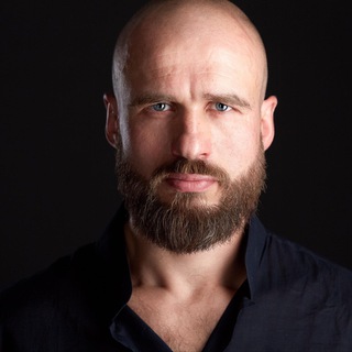 Логотип @maxdedik - Max Dedik. Шихан - Вождь Острых Кулаков ⚡️👊🤨