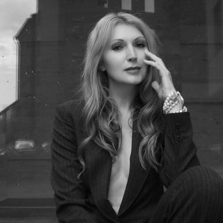 Логотип @mayastyletraining - Maya фэшн-терапевт|стилист из Франции