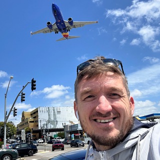 Логотип @mebelshik_usa - МЕБЕЛЬЩИК