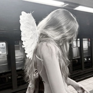 Логотип @mechtlln - мечтаю