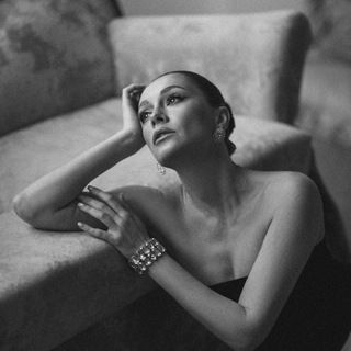 Логотип @medichi_maria - HELLO, Медичи