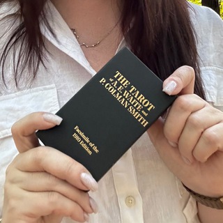 Логотип @medovamaria - Школа Таро та Магії | Марії Медової