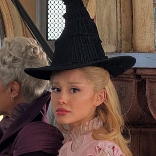 Логотип @medranonnn - Ariana mommy 💋