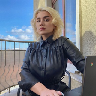 Логотип @mega_kris_neuronets - Мега Крис. Нейросети