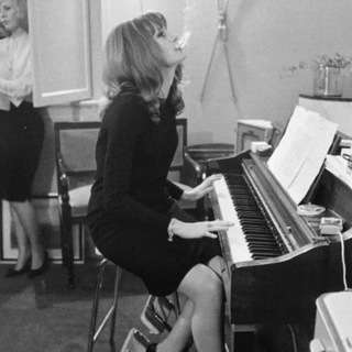 Логотип @melancholiywoman - Melancholy Woman