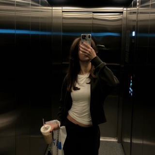 Логотип @mellaniesss - with love mell