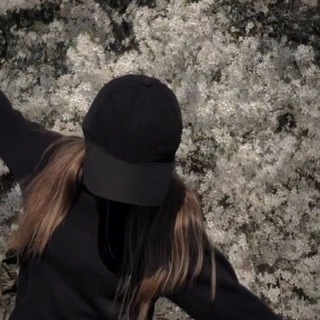 Логотип @mellwiks - милс жизнь