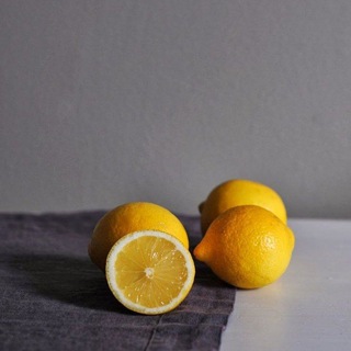 Логотип @melonmi - r o a h a t