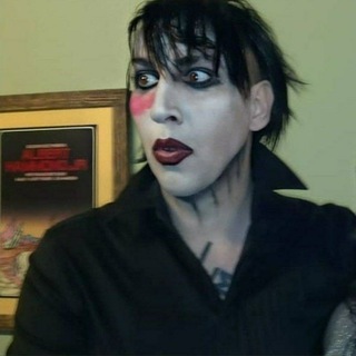 Логотип @memesmanson666 - This is an OLD shit