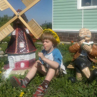 Логотип @menjazovutarsenii - yungars