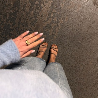 Логотип @meotherstories - Me & other stories