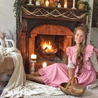 Логотип @merry_gardens - Дом с камином🏡