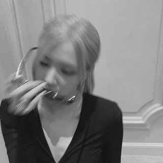 Логотип @mesrevelations - уроки французского