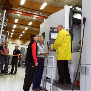Логотип @mfgtech - Manufacturing Technology