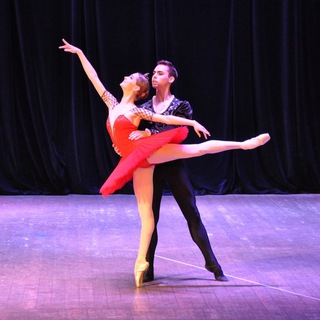 Логотип @mhu_gzhel - МХУ при МГАТТ "Гжель"