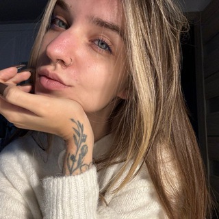 Логотип @micemaria - опрокинутый лес