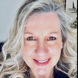 Логотип @michellefieldingspiritualcoach - Michelle Fielding Spiritual Awakener (Coach)