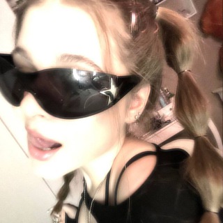 Логотип @mii1valee - miivalee'