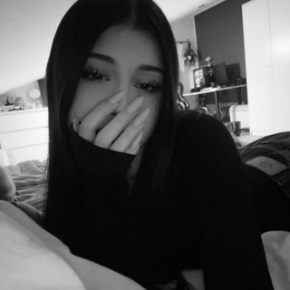 Логотип @miiiitexts - милые тексты||любовные текста