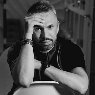 Логотип @mikeshilovdesign - Mike Shilov Knows How