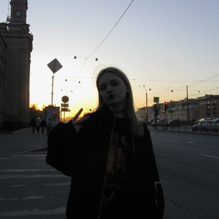 Логотип @mikkiotstoj - микки отстой