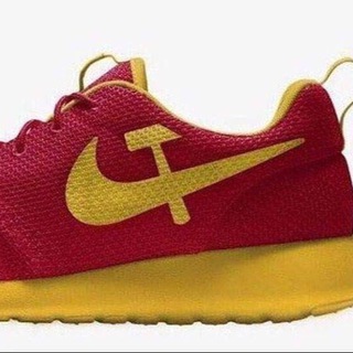 Логотип @millenialshistory - Истерика Миллениала