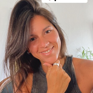 Логотип @milliegb - Surfeando la ola 🌊🏄🏻‍♀️