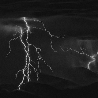 Логотип @milllkkkiiii - M.