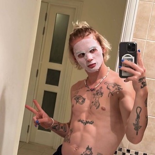 Логотип @milohlox - фото/видео Дани ❤️