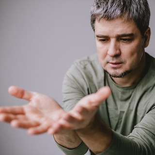 Логотип @mindbody_bodymind - 🍀 Жить собой | Максим Дранко о жизни