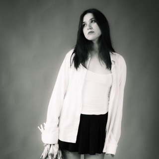 Логотип @mirakakmir - мира как мир