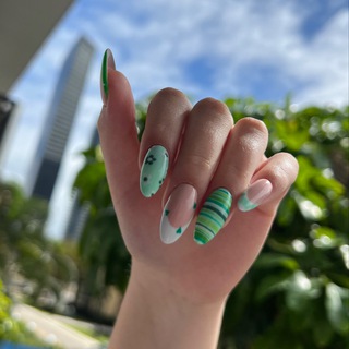 Логотип @mironovaa_nails - Miami nails MIRONOVA