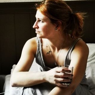 Логотип @mirragull - Приют чайки на маяке