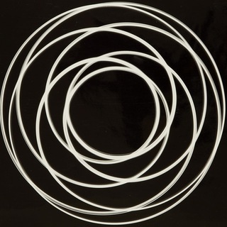 Логотип @miserable_doughnut - Я выхожу из комнаты за пончиком