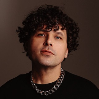 Логотип @mishaozerov - Михаил Озеров