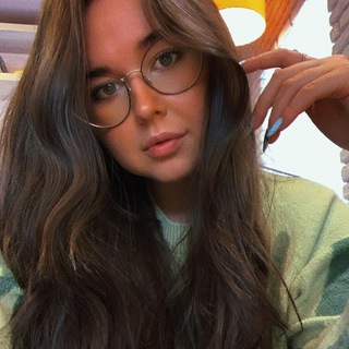 Логотип @misskris_29 - Крис и жизнь в 26👼🏼👵🏽