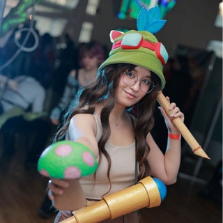 Логотип @missneoncat - MissNeonCat