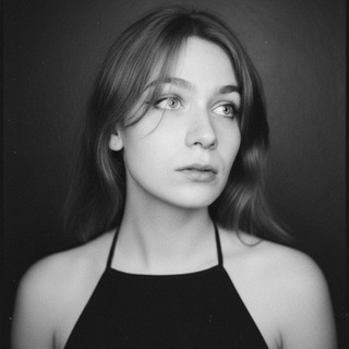 Логотип @mkwtsd - девочка с тату стедди