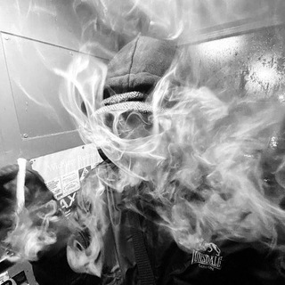 Логотип @mlaes - marlboro.