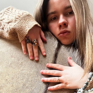 Логотип @mlande_ava - Мланде-Ава. Магия на адекватном.